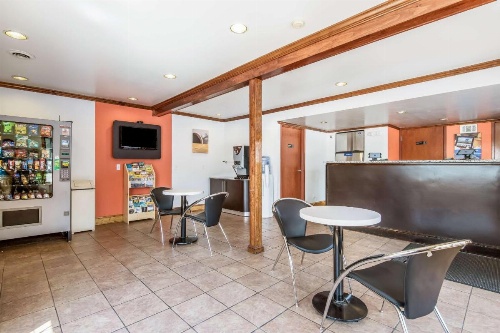 Northway Inn Queensbury - Lake George image 10