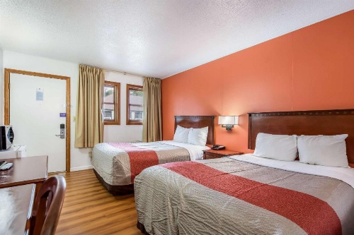 Northway Inn Queensbury - Lake George image 18